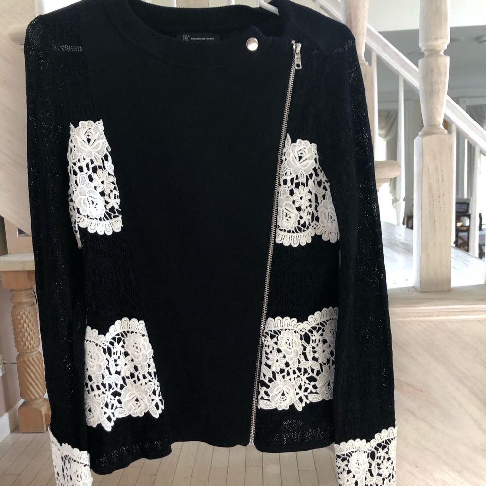 INC. black and white zipper long sleeve
